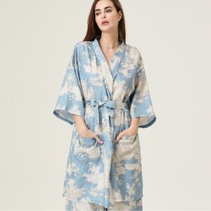 NWT Gorgeous Toile Vegan Silk Robe